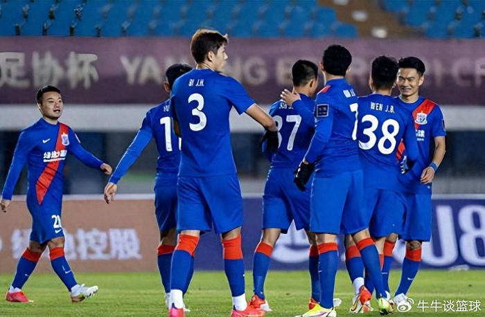 他本赛季仅用三场比赛！就让球迷看到接班吴曦希望，值得期待|上海申花|中超|吴启鹏|斯卢茨基|上海申花足球俱乐部_新浪体育_新浪新闻